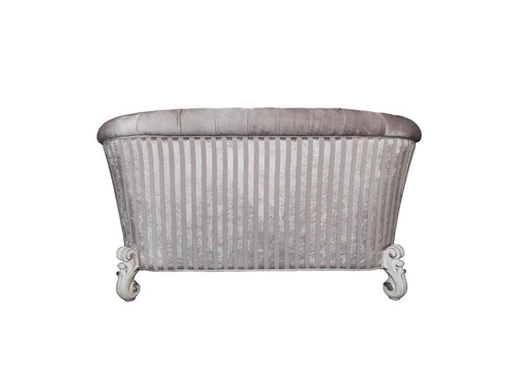 LV01395 Versailles Loveseat with 5 Pillows