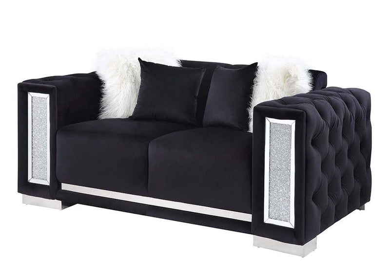 LV01398 Trislar Loveseat with 4 Pillows - Same 52526