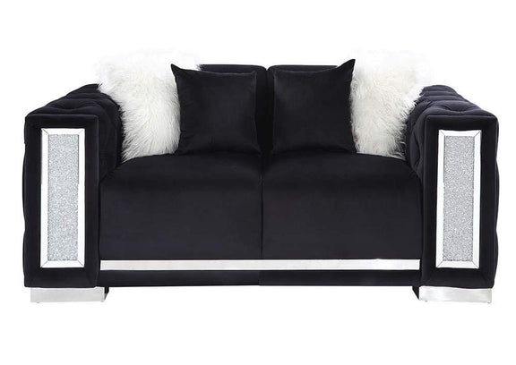 LV01398 Trislar Loveseat with 4 Pillows - Same 52526
