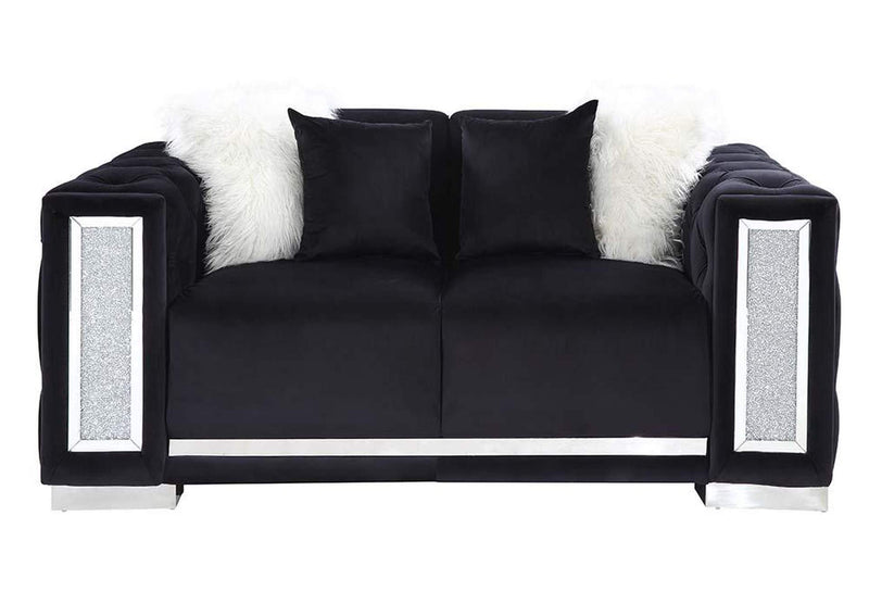LV01398 Trislar Loveseat with 4 Pillows - Same 52526