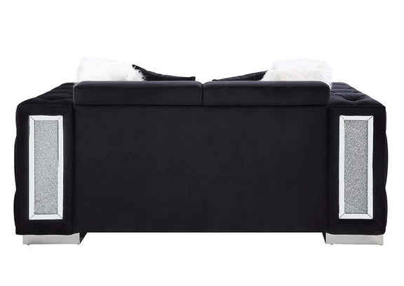 LV01398 Trislar Loveseat with 4 Pillows - Same 52526