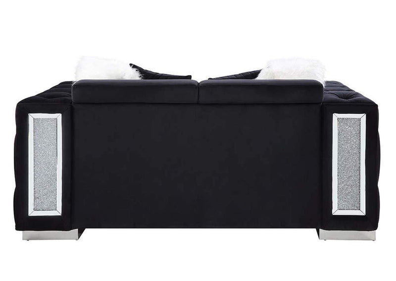 LV01398 Trislar Loveseat with 4 Pillows - Same 52526