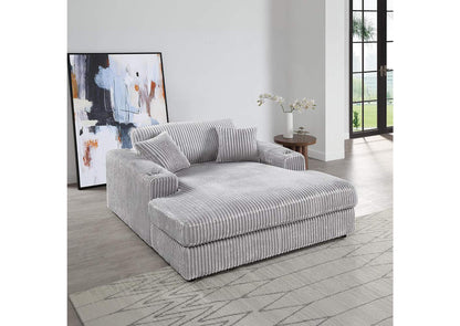 LV03681 Hilde Chaise with 2 Pillows