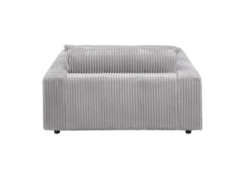 LV03681 Hilde Chaise with 2 Pillows