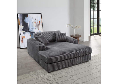 LV03691 Hilde Chaise with 2 Pillows