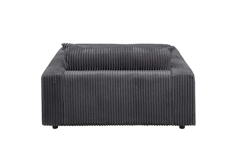 LV03691 Hilde Chaise with 2 Pillows