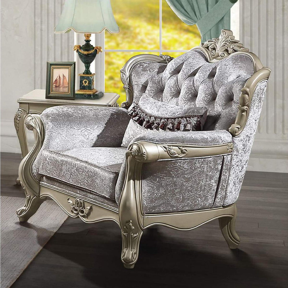 LV03822 Libertee Chair with Pillow