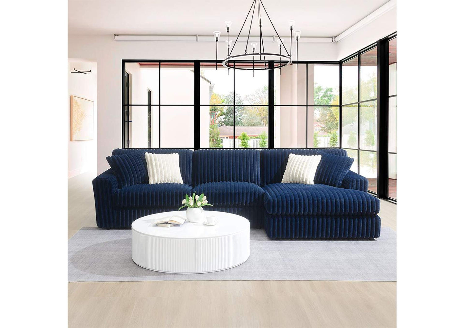 LV04400 Breton Sectional Sofa with 4 Pillows