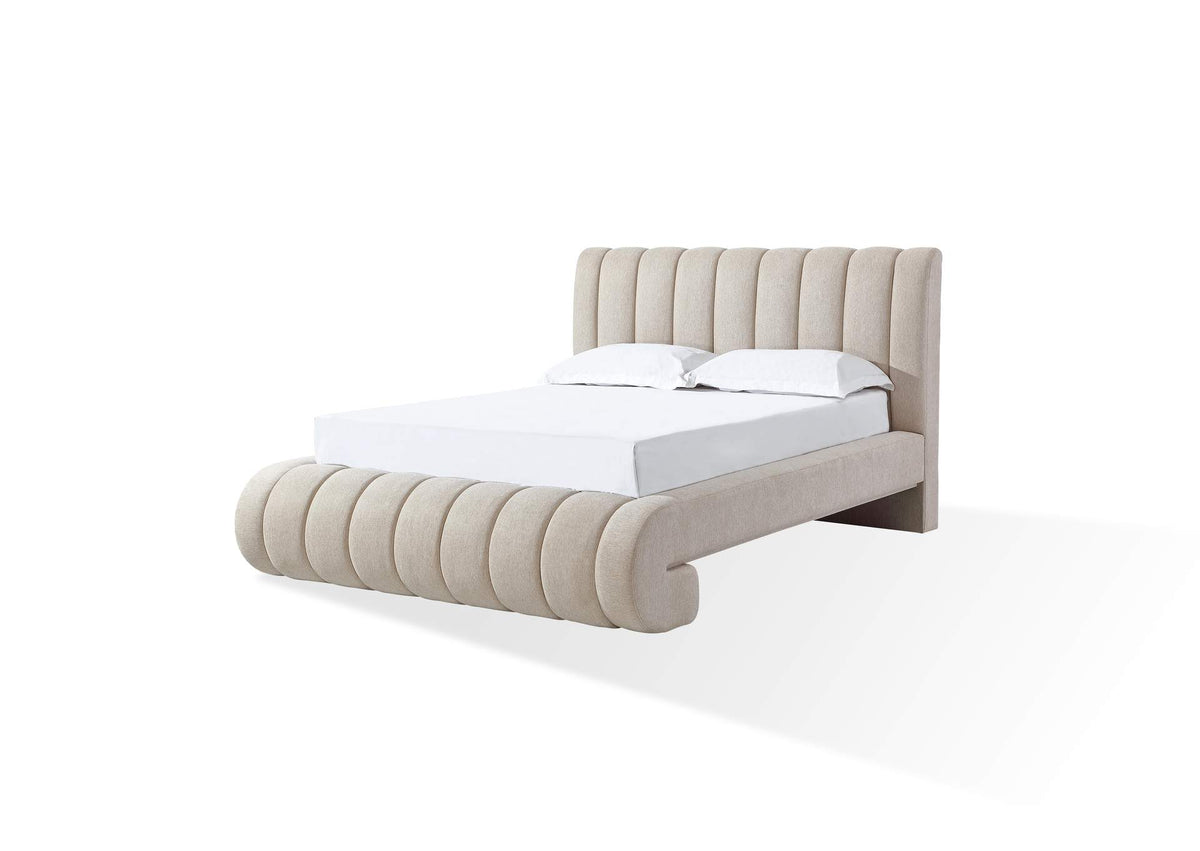 SRXKH6 Savage Maximalist Upholstered Bed In Sandy Chenille