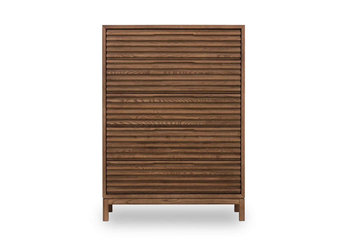 QPUA84 Tanner Five Drawer Ash Wood Chest In Roux