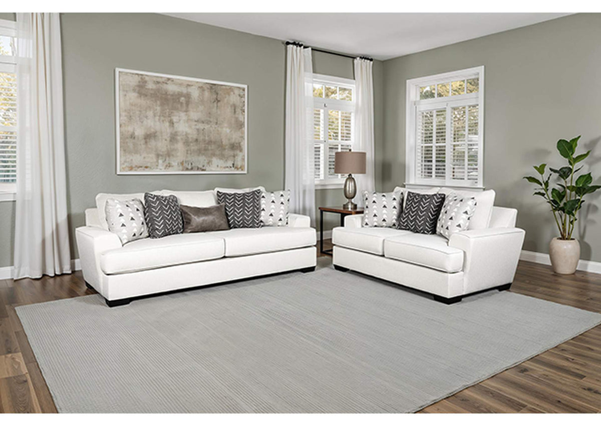 SM1254-LV Hyde Park Loveseat w/ Pillows